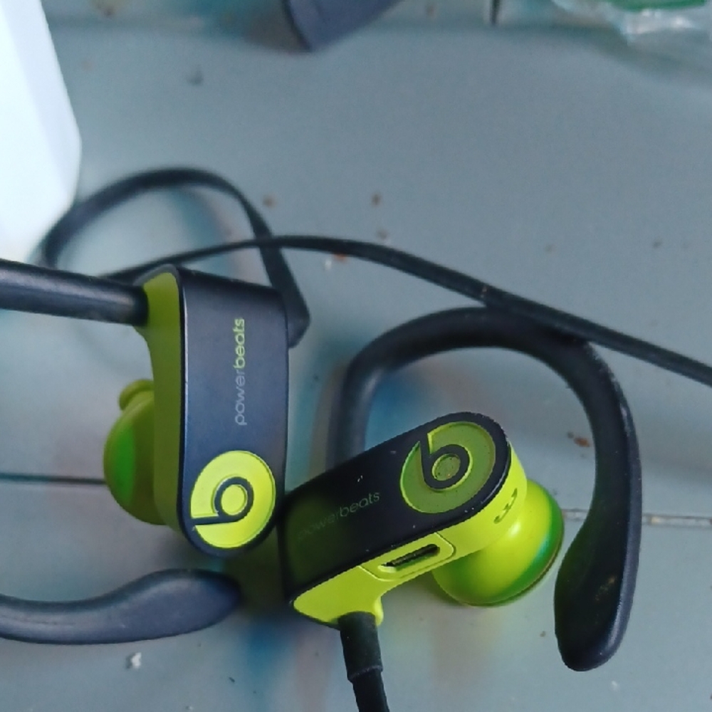 Beats Powerbeats Green Earphones